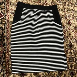 Kensie Black and White Striped Pencil Skirt Size Small Stretch